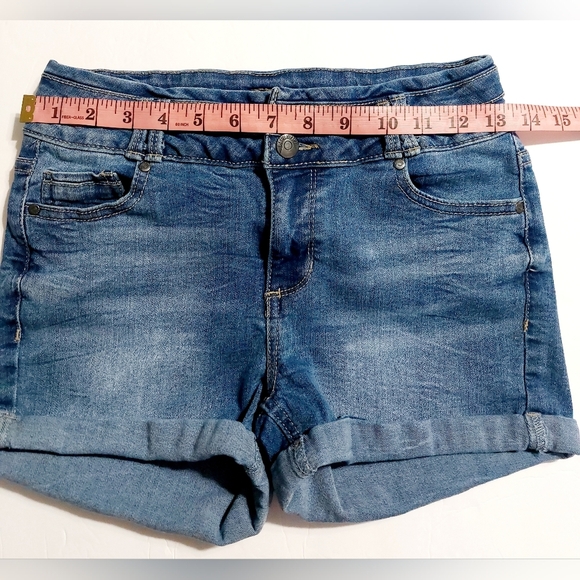 Blue Spice Rolled Denim Shorts 2 button close Recycled Material Size 5 - Picture 5 of 6